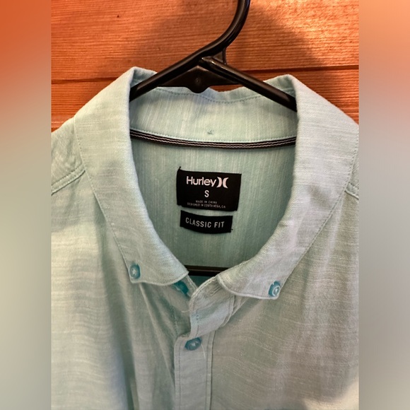 Hurley Classic Fit Shirt - Picture 3 of 3